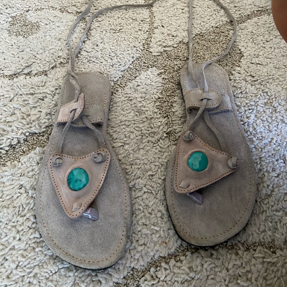 Flat sandals - tie around ankle